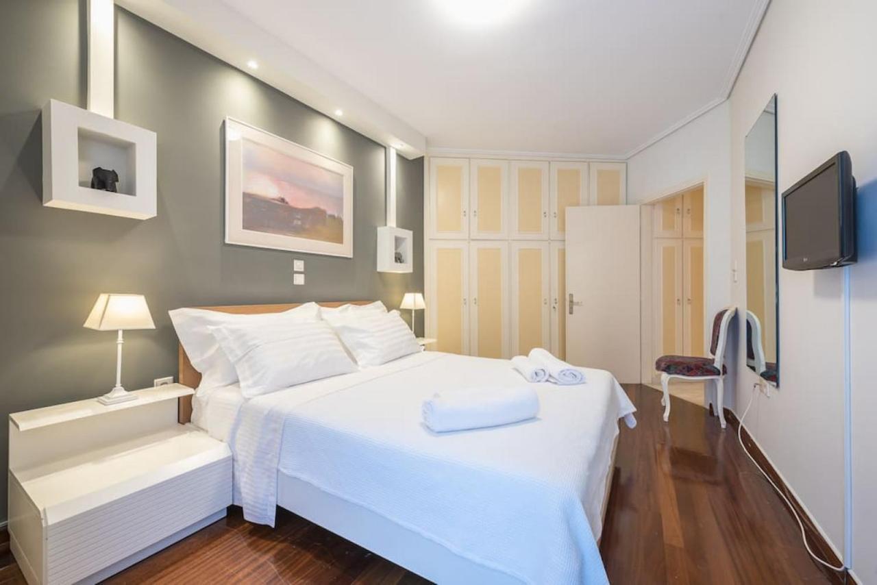 Central 3Br Apartment Next To Panormou Metro! Athen Exterior foto